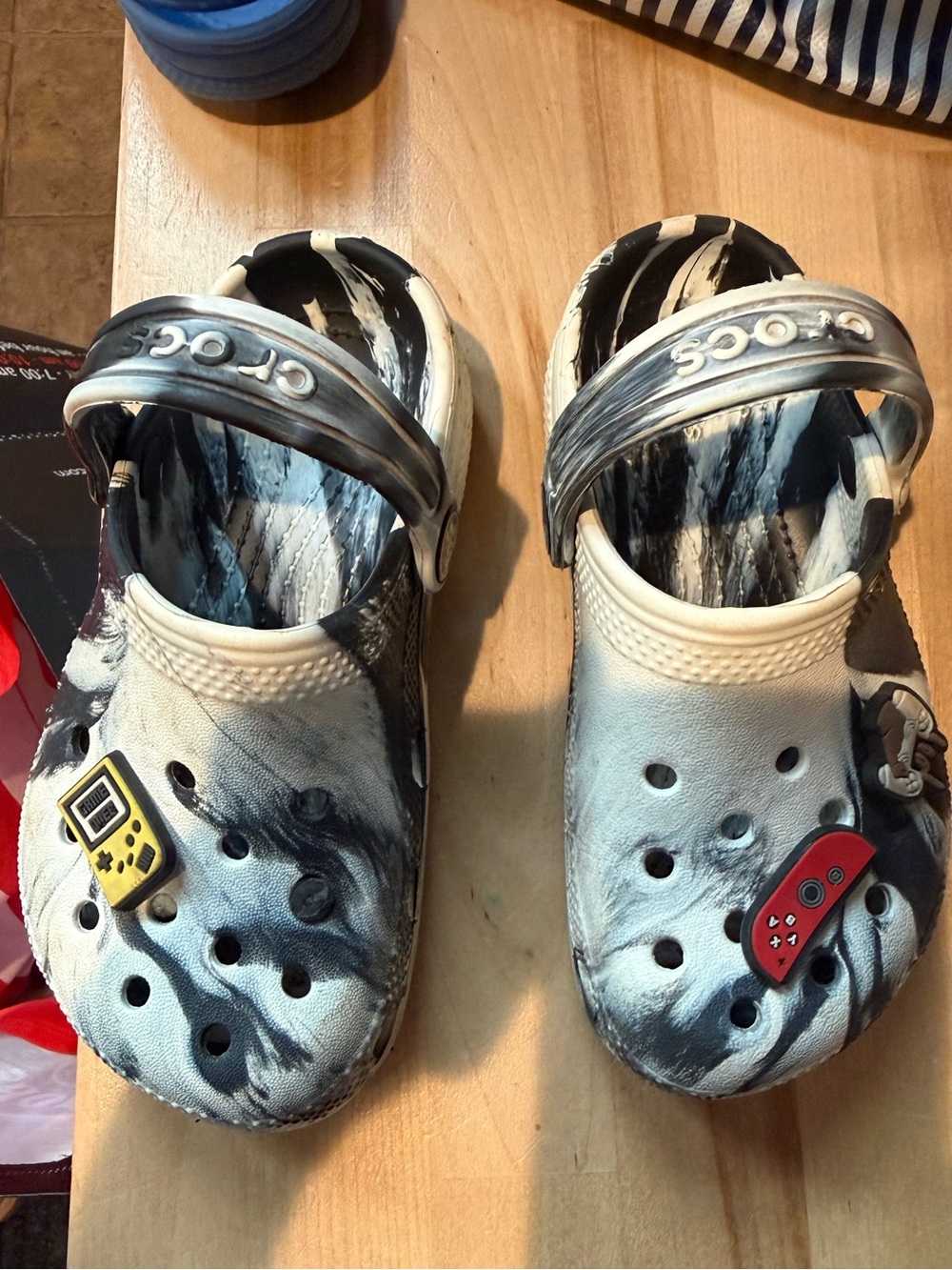 Crocs boys size 10